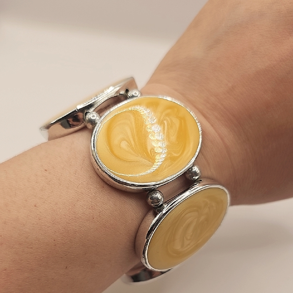5/$25 - Yellow and Silvertone Oval Panel Stretch Bracelet